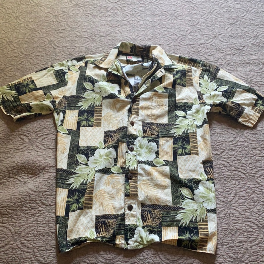 The Hilo Hattie Hawaiian Original button up tee.